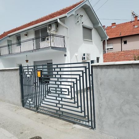 Gostinska Kuca Apartamento Leskovac  Exterior foto